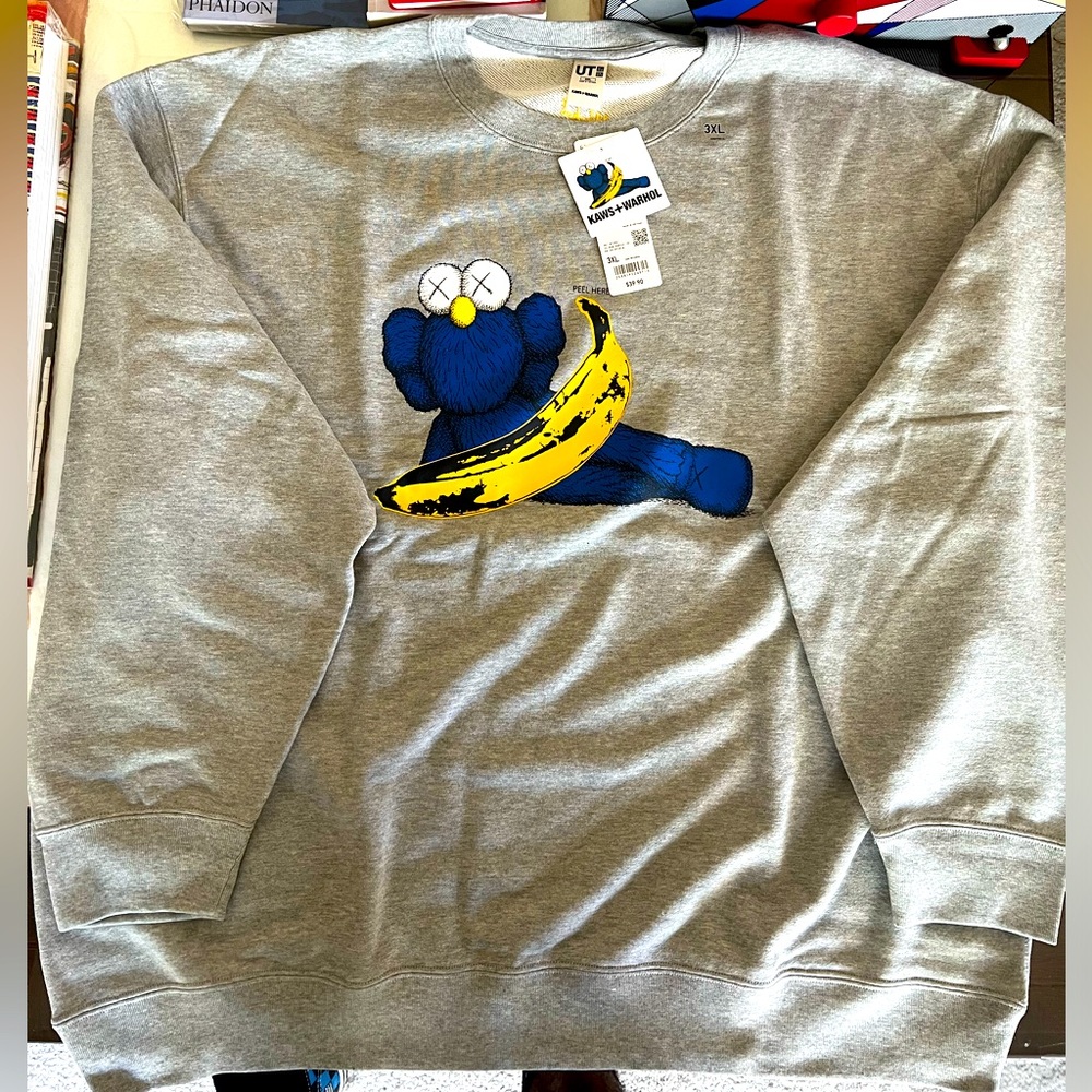 Kaws x Uniqlo Sweater